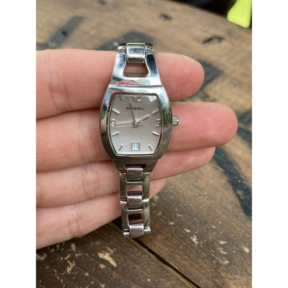 Fossil Women's Silver Tone Tonneau Wristwatch Date Window Stainless Steel